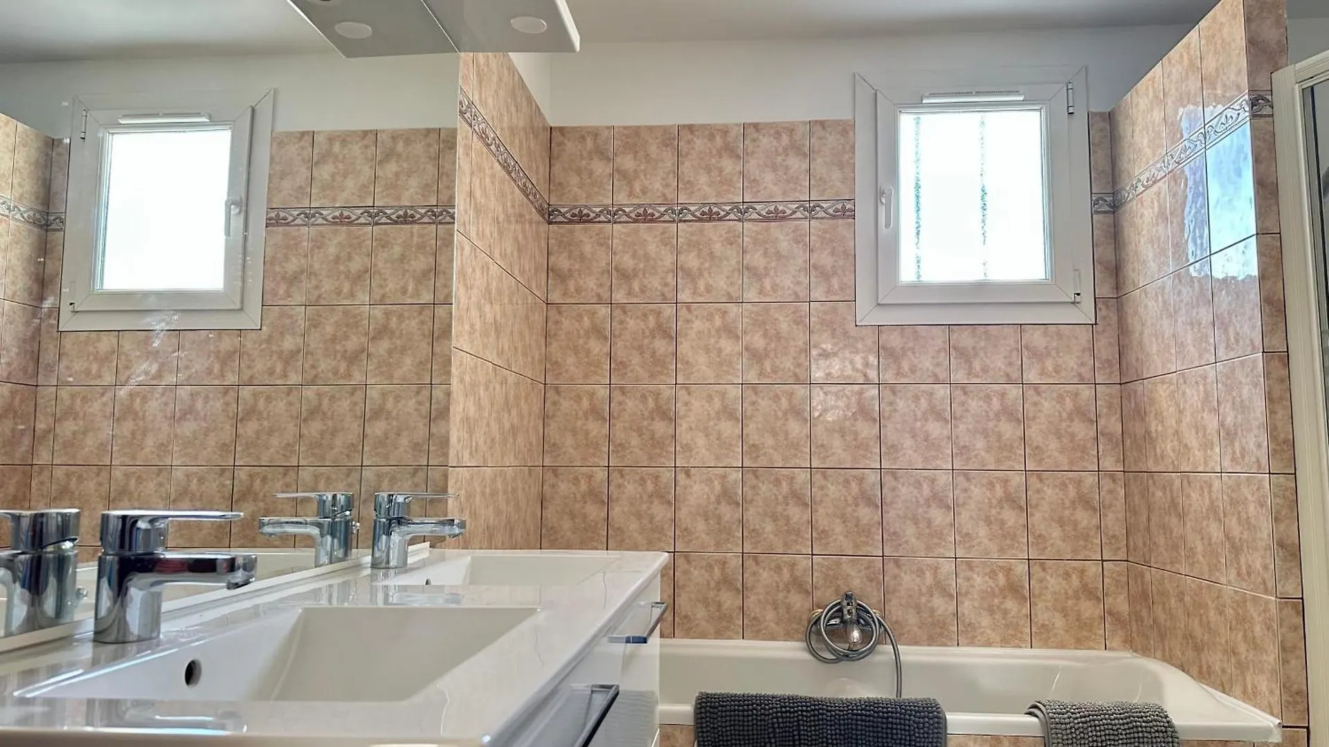 L'Isle En Coeur Air-Conditioned House With Garden And Swimming Pool France