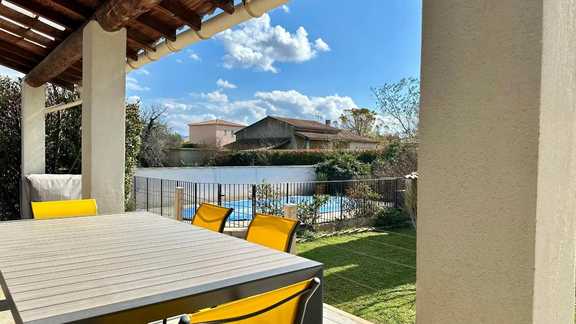 L'Isle En Coeur Air-Conditioned House With Garden And Swimming Pool 0*, L'Isle-sur-la-Sorgue