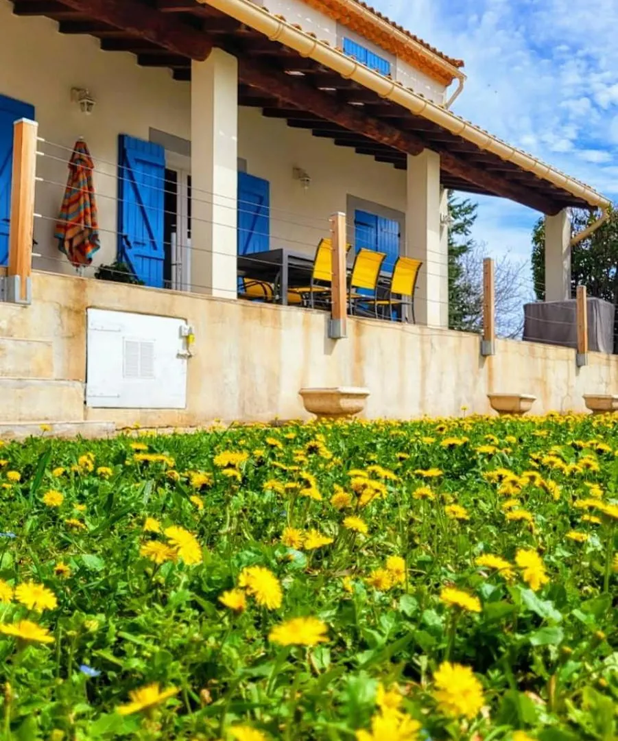 L'Isle En Coeur Air-Conditioned House With Garden And Swimming Pool L'Isle-sur-la-Sorgue